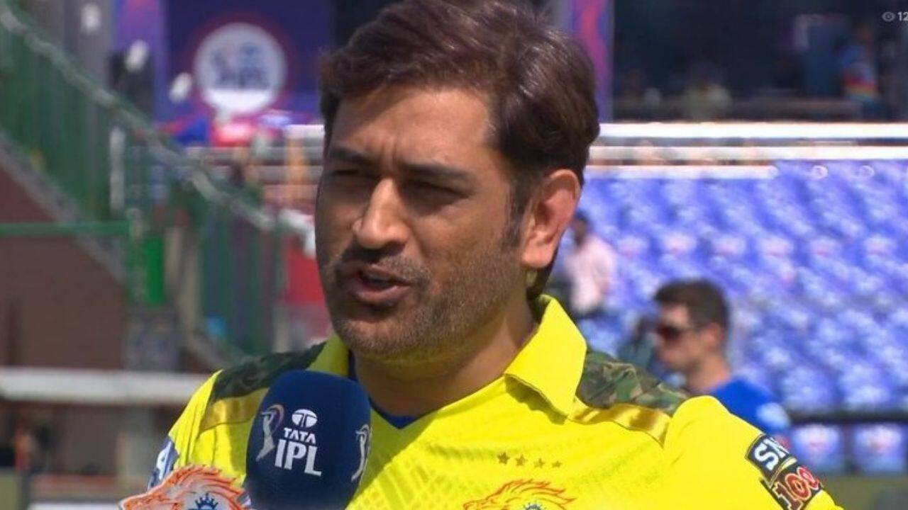 MS Dhoni, Danny Morrison Involved In Hilarious Act During DC vs CSK Toss